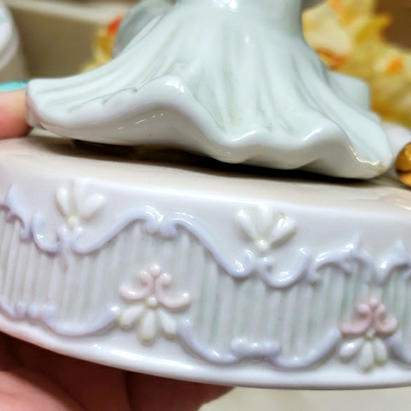 Collectible Porcelain Light Green, Gold, Ballerina, Music Box - Picture 11 of 11